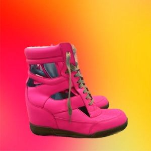 ***MARC BY MARC JACOBS*** Sneaker Wedges, Size 8 in Hot Pink